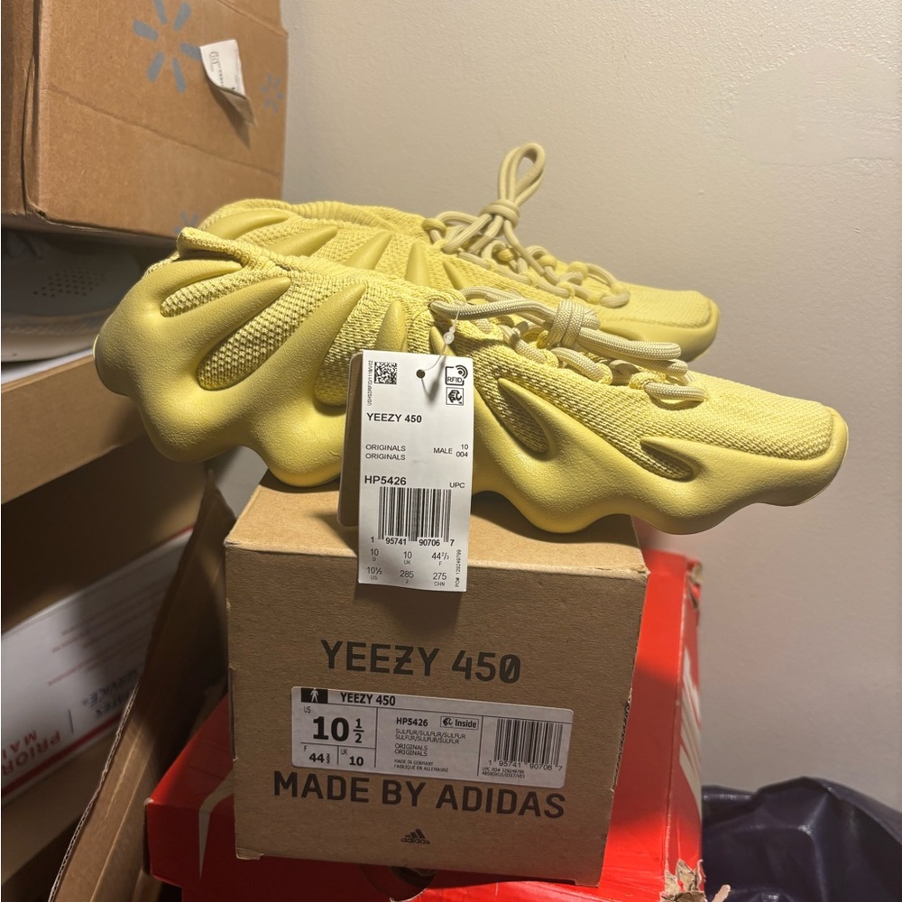 Adidas Yeezy 450 in Bright Yellow Sulfur Brand New in box W Tags